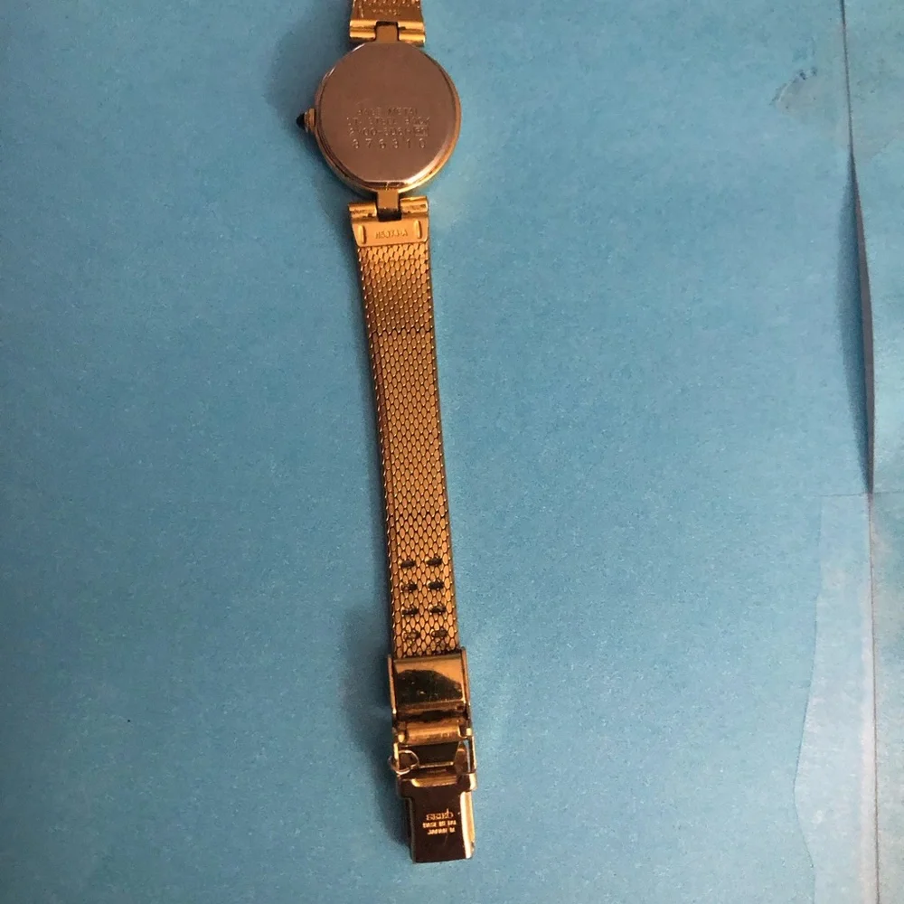 Vintage 1980s Seiko Women’s Watch Genuine Diamond Accents Gold-Toned Mesh Band